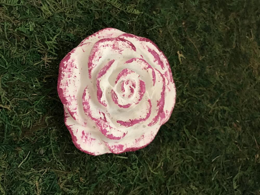 Elegante Rose magenta 12 cm Beton - Nicole's Herzstücke